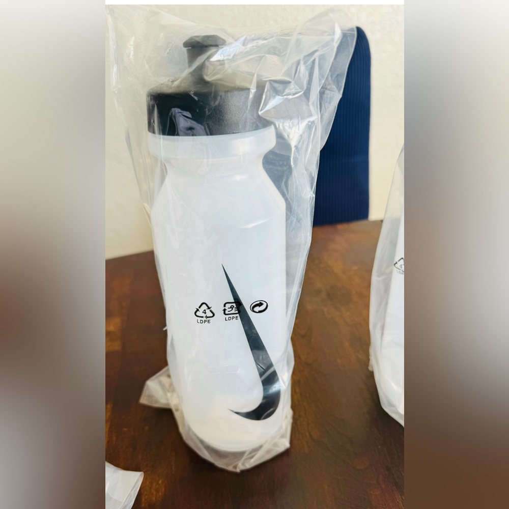 Nike Big Mouth Water Bottle - Sports Water Bottle - Clear/black  - 32oz